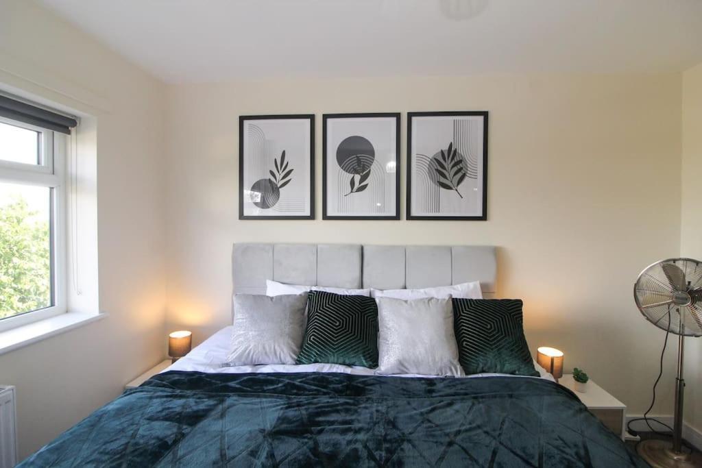 Modern 3 Bed, Contractors Welcome, Bradford برادفورد المظهر الخارجي الصورة